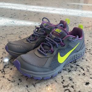 Nike Woman’s Wild Trail Running Shoes Size 8